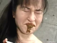 Asian babe enjoyed eating poop with boyfriend